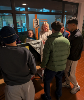 Jugendliche bei der Campus Rallye