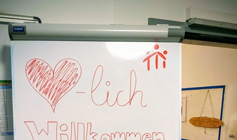 Schild Herzlich Willkommen im Oratorium Don Bosco