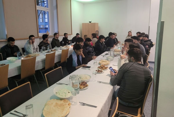 Iftaressen_Zusammenkunft.jpg