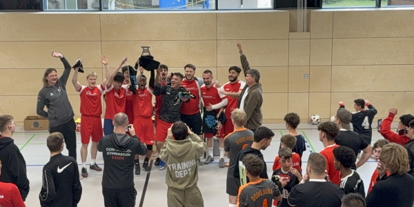 Siegerehrung des 1.Platzes in Essen.jpg