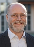 Portraitfoto von Florian Hauner