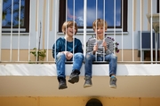 Kinder auf dem Balkon des Oratoriums Don Bosco